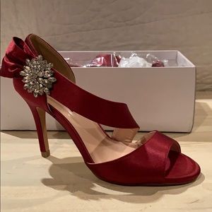 New Erijunior Burgundy High Heels Size 6